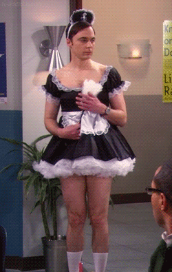 sheldon cooper vestito da cameriera